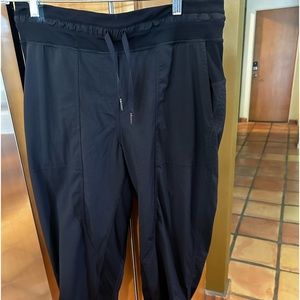 Lululemon studio crop pants